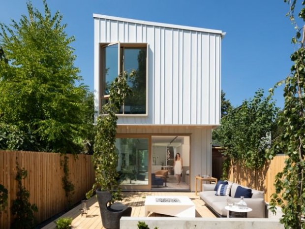  De l'espace et de la lumière pour cette maison container  